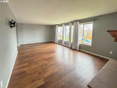 4111 NE 3rd St, Gresham, OR 97030 - photo 2