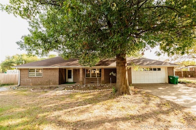 301 W Burkhart St, Glencoe, OK 74032 - photo 2