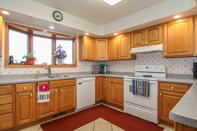 205 4th St, Brooklyn, WI 53521 - photo 5