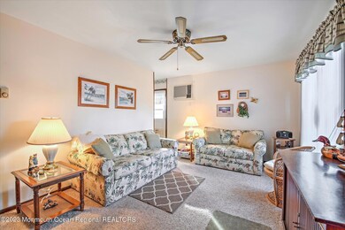 05-LIVING ROOM