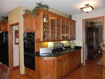 201 Johnson Woods Dr, Batavia, IL 60510 - photo 6