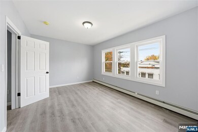 110 Montgomery Ave, Irvington, NJ 07111 - photo 5