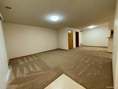 314 Marigold Cir unit 49, Westland, MI 48185 - photo 3