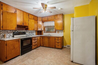 202 N Centerville Rd, Sturgis, MI 49091 - photo 4