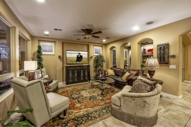 008_Family Room