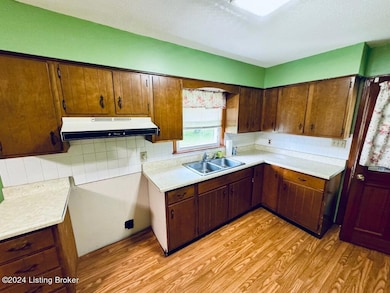 003_Kitchen