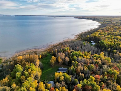 2537 S Niskanen Ln, Sault Sainte Marie, MI 49783 - photo 2