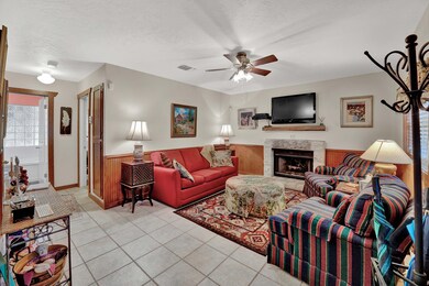 604 N Orange St, Fredericksburg, TX 78624 - photo 3