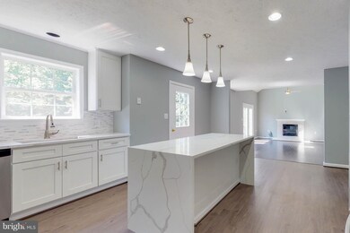 5581 Compton Ln, Sykesville, MD 21784 - photo 5