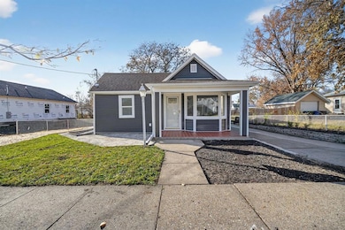 818 E 25th Ct, Des Moines, IA 50317 - photo 2