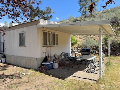 31884 Phillips Ln E, Davenport, WA 99122 - photo 3