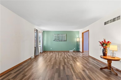 1419 Woodlawn Dr, Warrensburg, MO 64093 - photo 6