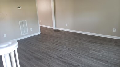 329 Richlands Ave unit 4, Jacksonville, NC 28540 - photo 4