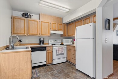 10 E Casino Rd unit D15, Everett, WA 98208 - photo 7