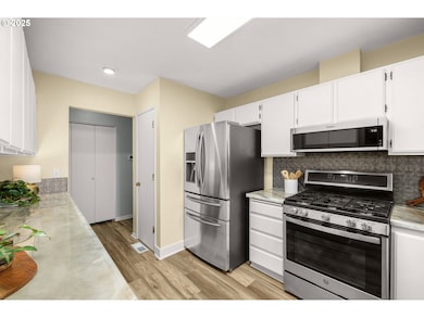 1696 NW Rolling Hill Dr unit 348C, Beaverton, OR 97006 - photo 5