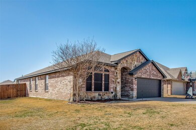 901 Jodie Dr, Weatherford, TX 76087 - photo 2