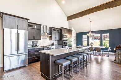9_Kitchen-Dining_1800x1200_3929688