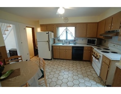 11 Westover St, Everett, MA 02149 - photo 6