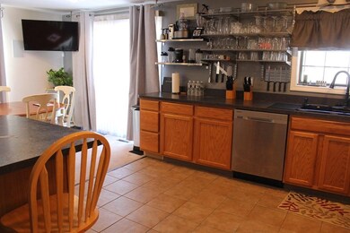 F1 Franklin Square unit F1, Randolph, MA 02368 - photo 5