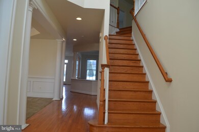 23203 Yellowwood Dr, Clarksburg, MD 20871 - photo 2