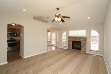 Large Living Room w/Gas Fireplace