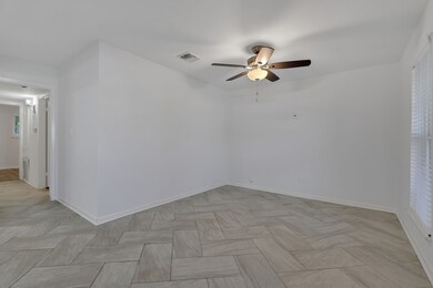 8638 Cottage Gate Ln, Houston, TX 77088 - photo 7