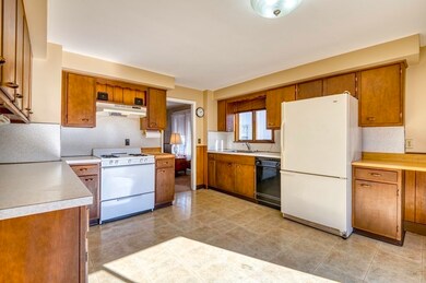 8 Russell Rd unit 10, Winchester, MA 01890 - photo 5