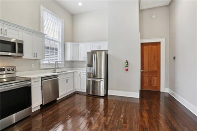 Eat-in Kitchen