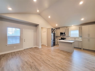 216 W Live Oak St, Angleton, TX 77515 - photo 3