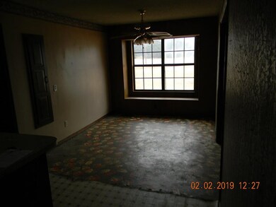 707 Robin Dr, Cushing, OK 74023 - photo 6