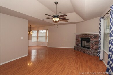 2810 W 64th St, Tulsa, OK 74132 - photo 4