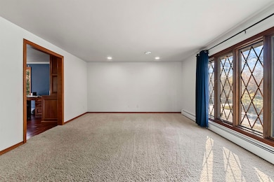 910 Pine Ridge Dr, Green Bay, WI 54311 - photo 6