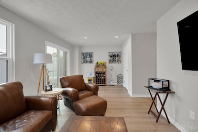 34 Wentworth Ln, Cincinnati, OH 45236 - photo 4