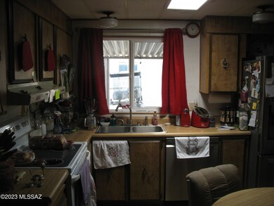 6048 Flying M Kitchen 2