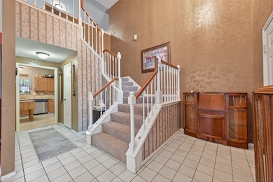 You have two ways to enter the kitchen. You can enter from the foyer or the formal dining.