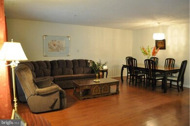 52 Ashlar Hill Ct, Parkville, MD 21234 - photo 2