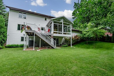 Wonderful Sun room and Deck