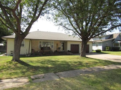 703 S Jefferson St, Hugoton, KS 67951 - photo 2
