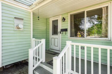 52 Maplecrest St, Newmarket, NH 03857 - photo 7