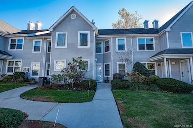 82 Leeward Ct, Port Jefferson, NY 11777 - photo 2