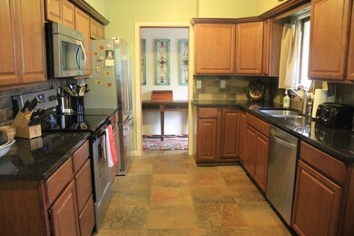 4217 Aurora Ave, Des Moines, IA 50310 - photo 3