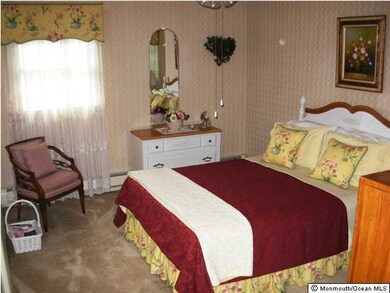 6 Queens Place, Old Bridge, NJ 08857 - photo 6