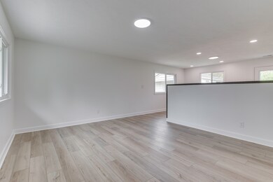 521 S 4th Ave, Beech Grove, IN 46107 - photo 5