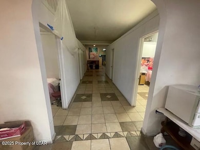 546 W Broad St, Hazleton, PA 18201 - photo 2