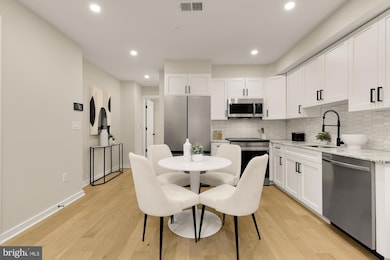 2606 41st St NW unit FIVE, Washington, DC 20007 - photo 5