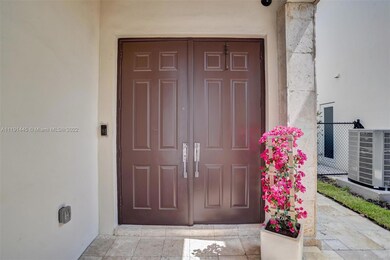 10413 NW 70th Ln, Doral, FL 33178 - photo 4