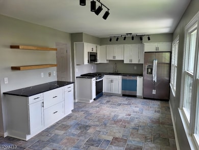 31 Hancock Ct, Flemington, NJ 08822 - photo 6