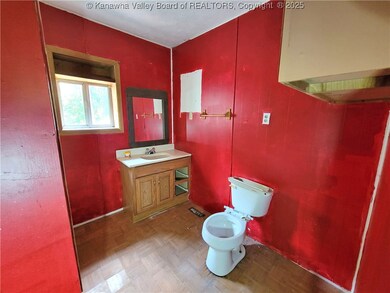 3045 Fields Creek Rd, Winifrede, WV 25214 - photo 5