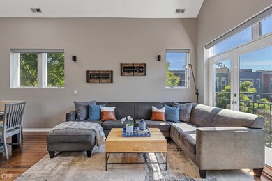 901 N Honore St unit 3, Chicago, IL 60622 - photo 2