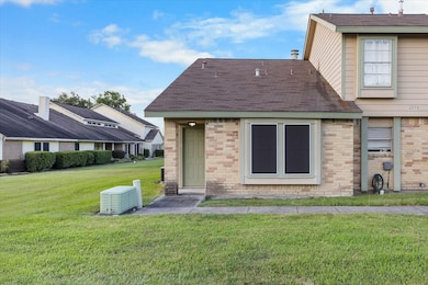 2071 Country Village Blvd unit C, Humble, TX 77338 - photo 4